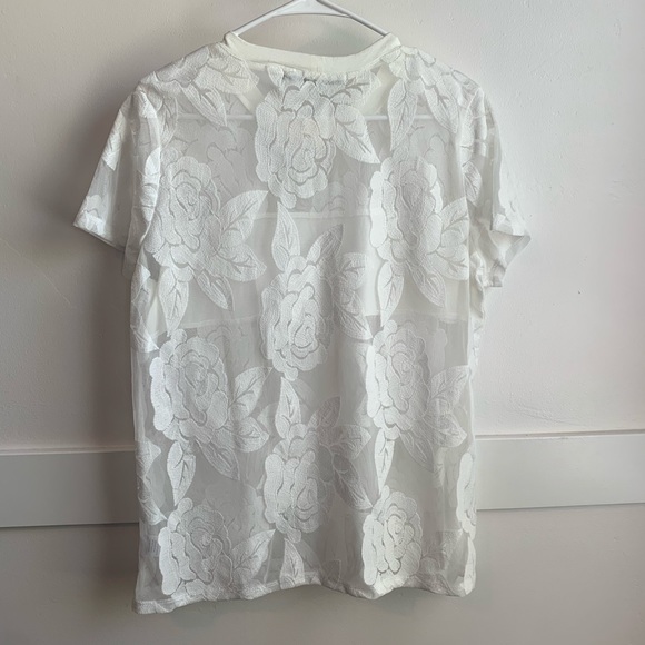 Gypsies & Moondust White Floral Lace Short Sleeve Shirt - Picture 2 of 6